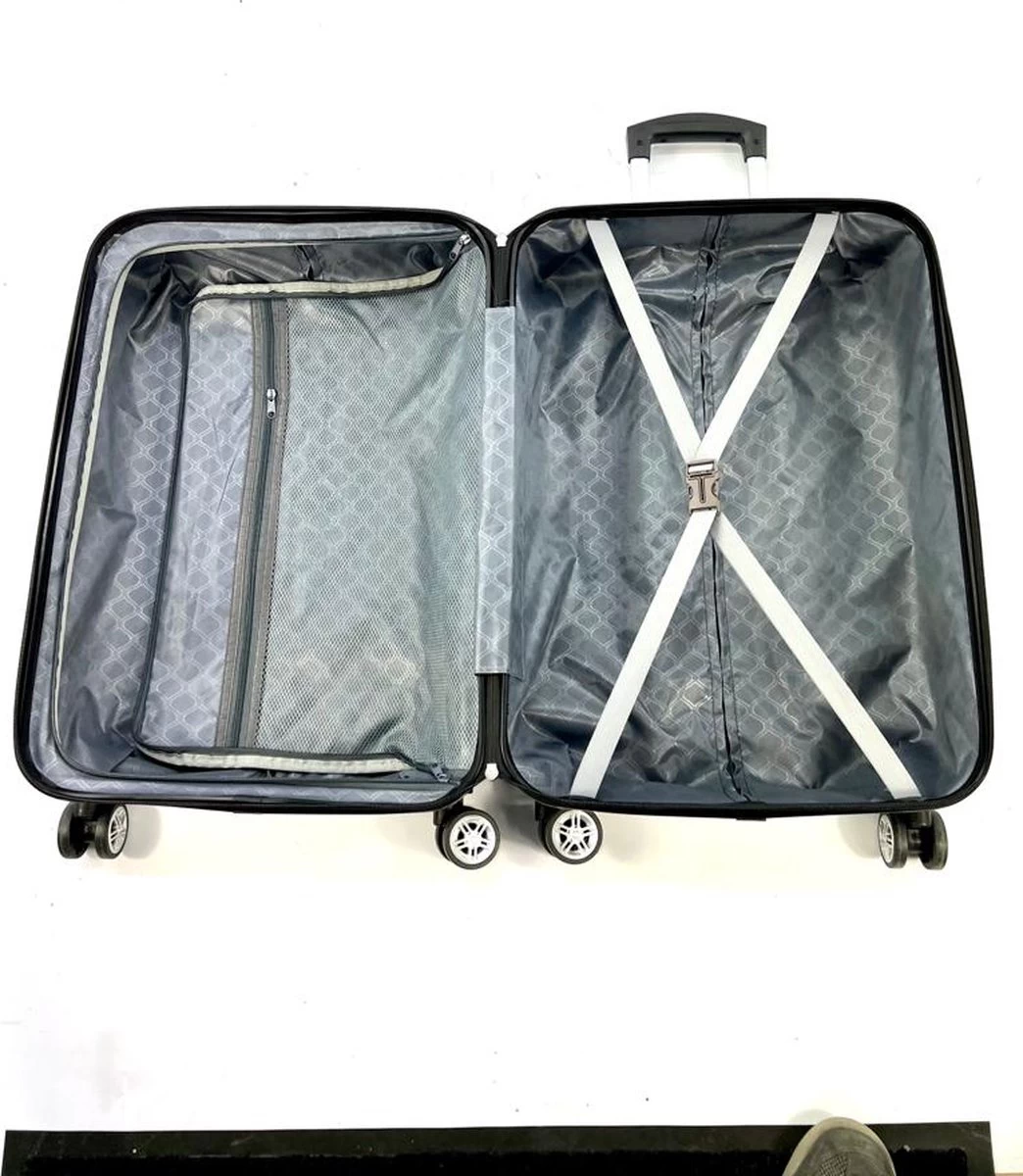 AATravel M Reiskoffer - Trolley ABS - Met Dubbele Wielen - 66 Cm - 66 Liter - Zwart 2 AATravel M Reiskoffer - Trolley ABS - Met Dubbele Wielen - 66 Cm - 66 Liter - Zwart - Afbeelding 2