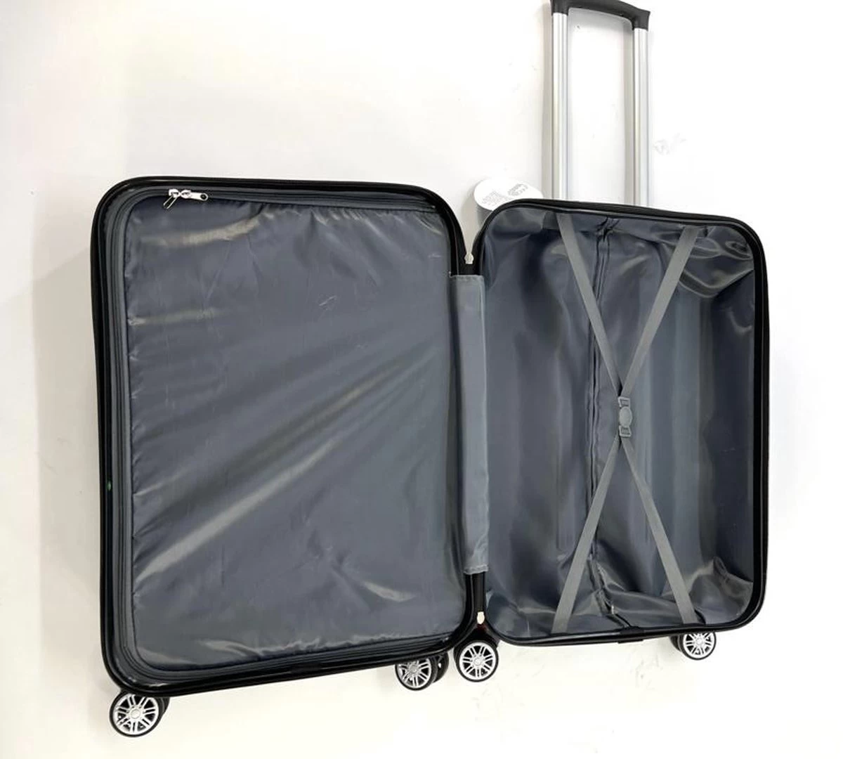 AATravel XL Reiskoffer - Trolley ABS - Met Dubbele Wielen - 75 Cm - 97 Liter - Zilver 2 AATravel XL Reiskoffer - Trolley ABS - Met Dubbele Wielen - 75 Cm - 97 Liter - Zilver - Afbeelding 2