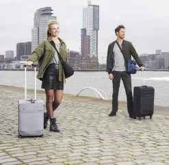 Enrico Benetti Dallas 39042 Handbagage Koffer Softcase - Grijs -Reisopslagwinkel 1200x1169