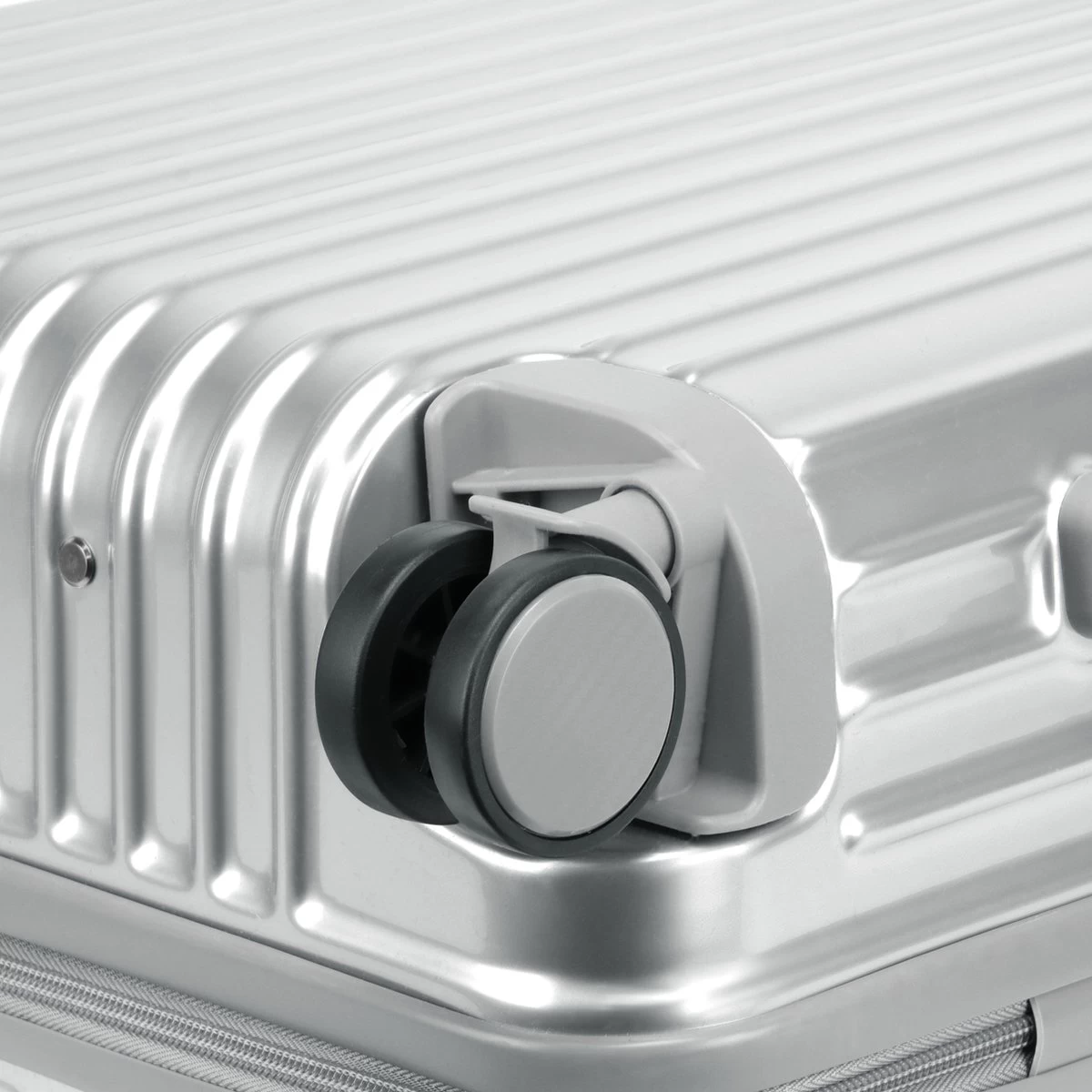 Royal Swiss - Reis Koffer - 66cm - Cijferslot- Lichtgewicht Koffer - 4 Wielen- Zilver 8 Royal Swiss - Reis Koffer - 66cm - Cijferslot- Lichtgewicht Koffer - 4 Wielen- Zilver - Afbeelding 8