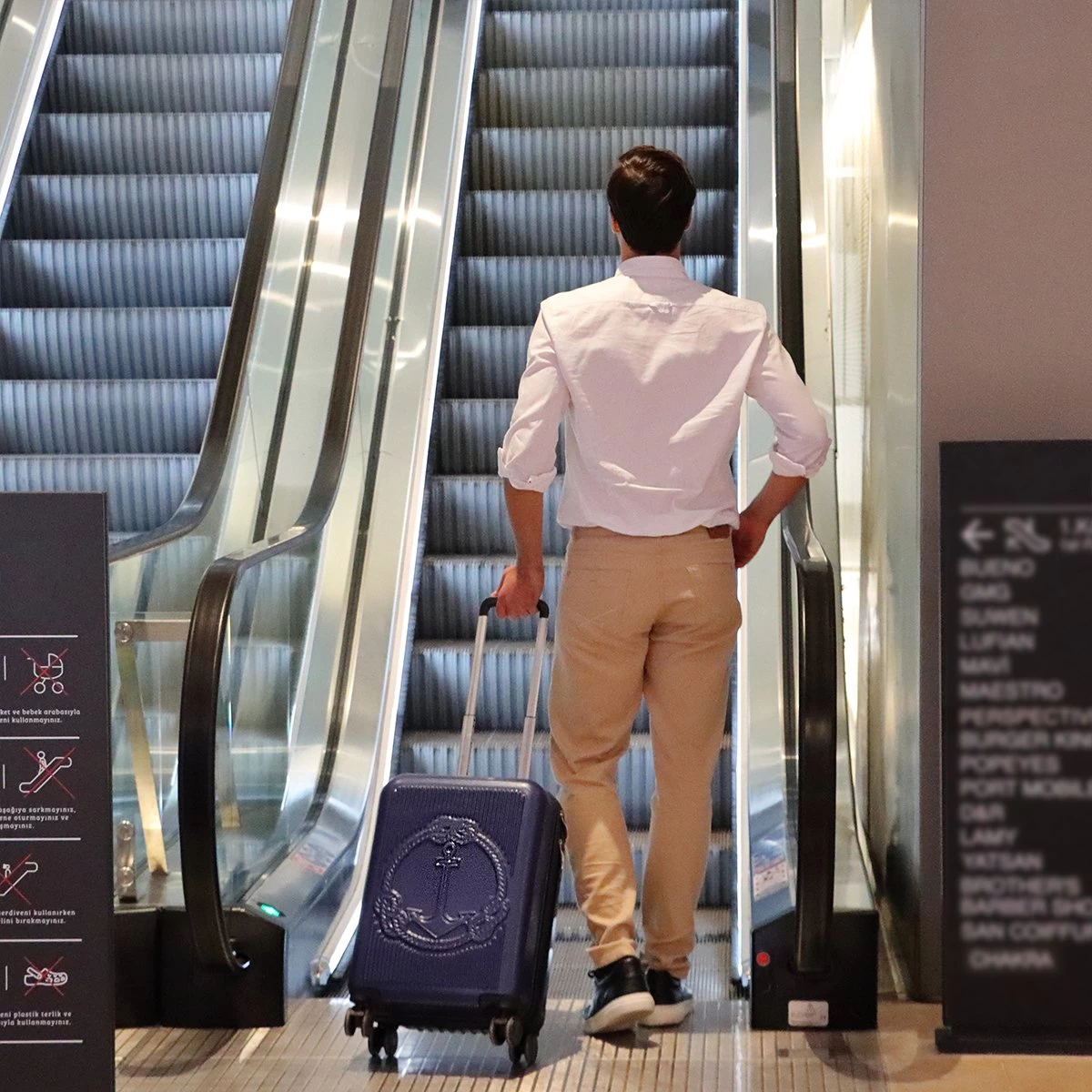 Handbagage Koffer 22"- Reiskoffer Met Wielen - Handbagage Trolley -Harde Reiskoffer- Trolley Met Gevoerde Binnekant- Marineblauw 7 Handbagage Koffer 22"- Reiskoffer Met Wielen - Handbagage Trolley -Harde Reiskoffer- Trolley Met Gevoerde Binnekant- Marineblauw - Afbeelding 7