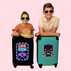 NoBoringSuitcases.com® Koffer - Trolley Op Wieltjes - Neon - Game Room - Tekst - Controller - Zwart - Reiskoffer - Past Binnen 55x40x20 Cm En 55x35x25 Cm - Koffertje - Trolley Handbagage 14 NoBoringSuitcases.com® Koffer - Trolley Op Wieltjes - Neon - Game Room - Tekst - Controller - Zwart - Reiskoffer - Past Binnen 55x40x20 Cm En 55x35x25 Cm - Koffertje - Trolley Handbagage -Reisopslagwinkel 1200x1200 555