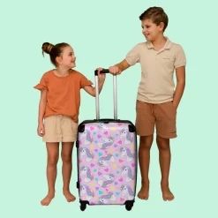 NoBoringSuitcases.com® Koffer Groot - Eenhoorn - Meisje - Patroon - Hartje - Trolley Koffer Met TSA-slot - Met Wielen - 90 Liter - Reiskoffer - 66 Cm -Reisopslagwinkel 1200x1200 815