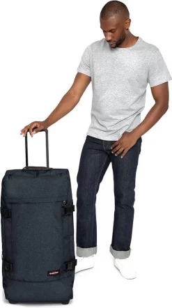 Eastpak TRANVERZ L Reiskoffer (79 X 40 X 33 Cm) - Triple Denim -Reisopslagwinkel 670x1200 2