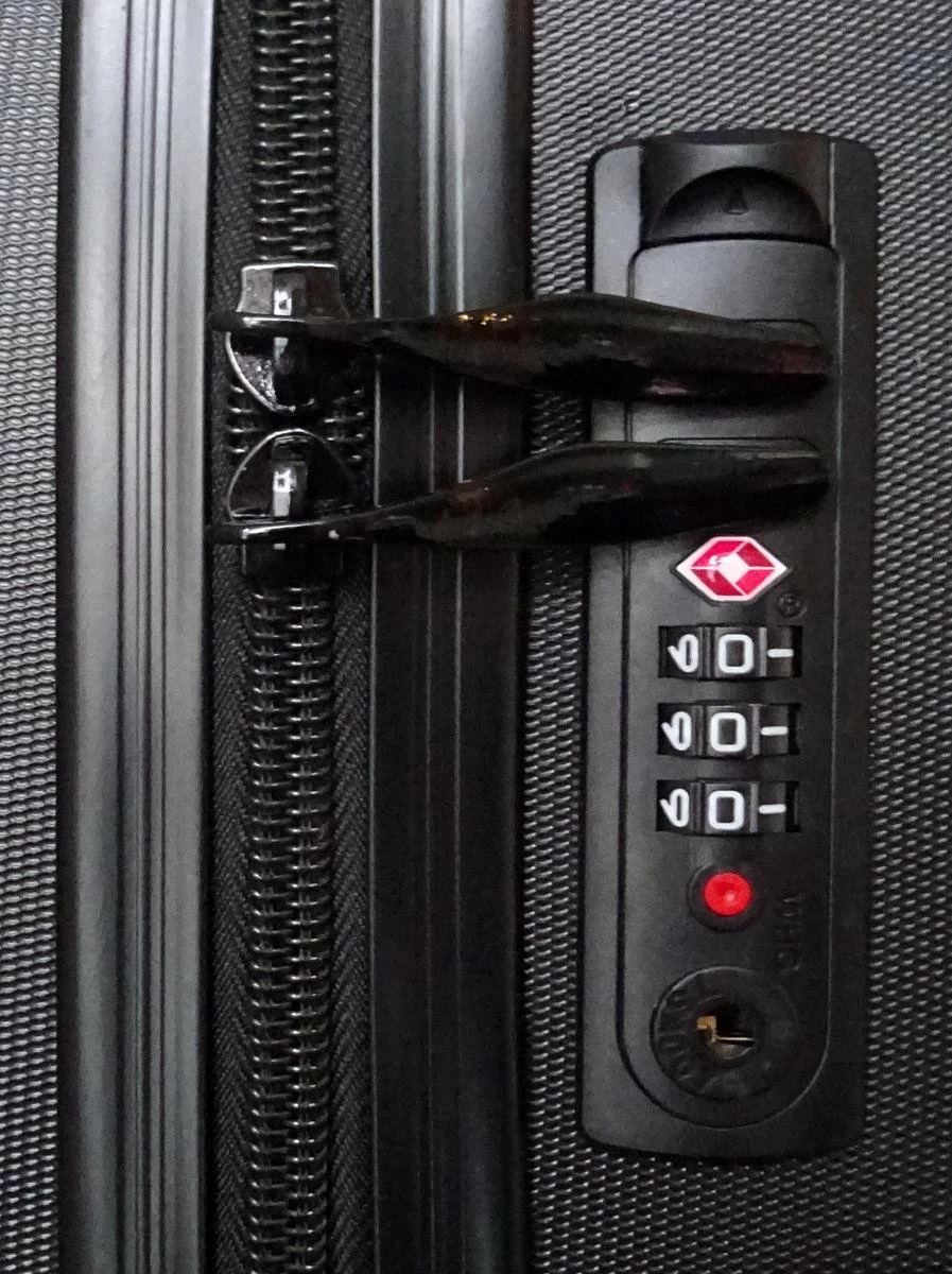 Globeless Handbagage Koffer - TSA Slot - 55x35x20cm - IATA Standaard Trolley - Zwart 2 Globeless Handbagage Koffer - TSA Slot - 55x35x20cm - IATA Standaard Trolley - Zwart - Afbeelding 2